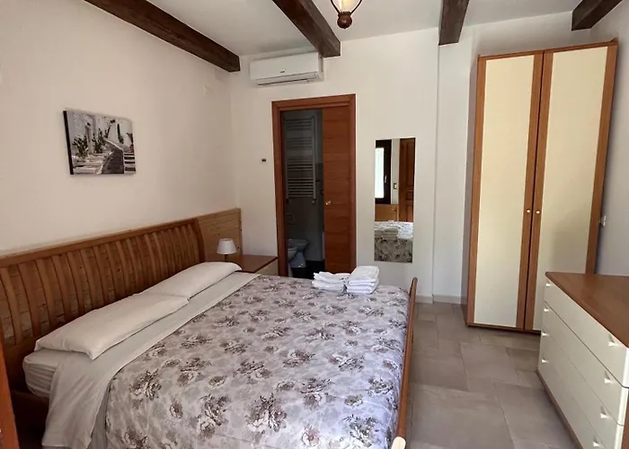 Bed & Breakfast Le Grotte Di Notar 3*
